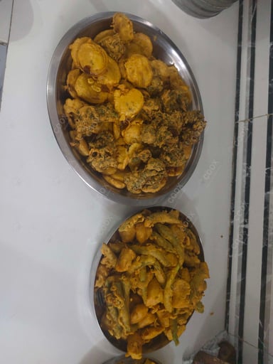 Tasty Mix Pakode cooked by COOX chefs cooks during occasions parties events at home