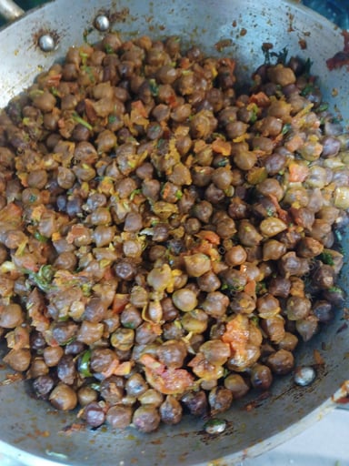 Tasty Kala Chana (Dry) cooked by COOX chefs cooks during occasions parties events at home