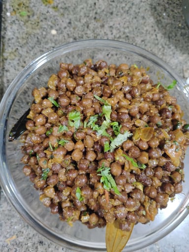Tasty Kala Chana (Dry) cooked by COOX chefs cooks during occasions parties events at home