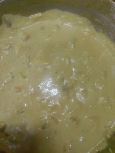 Tasty Green Thai Curry cooked by COOX chefs cooks during occasions parties events at home