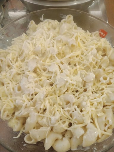 Tasty Mac and Cheese cooked by COOX chefs cooks during occasions parties events at home
