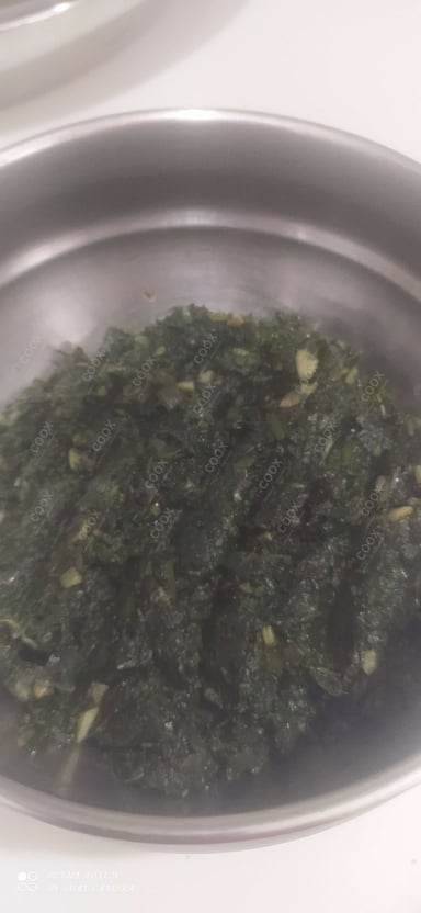 Tasty Palak ka Saag cooked by COOX chefs cooks during occasions parties events at home