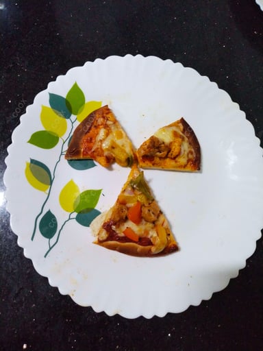 Tasty Chicken Pizza cooked by COOX chefs cooks during occasions parties events at home