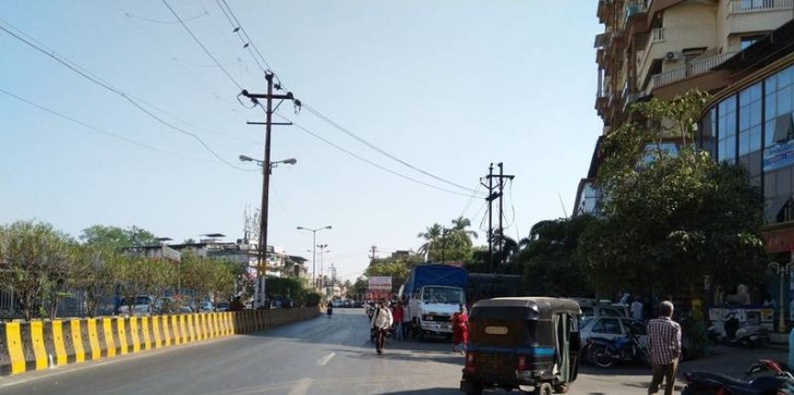 Waiters in Nala Sopara