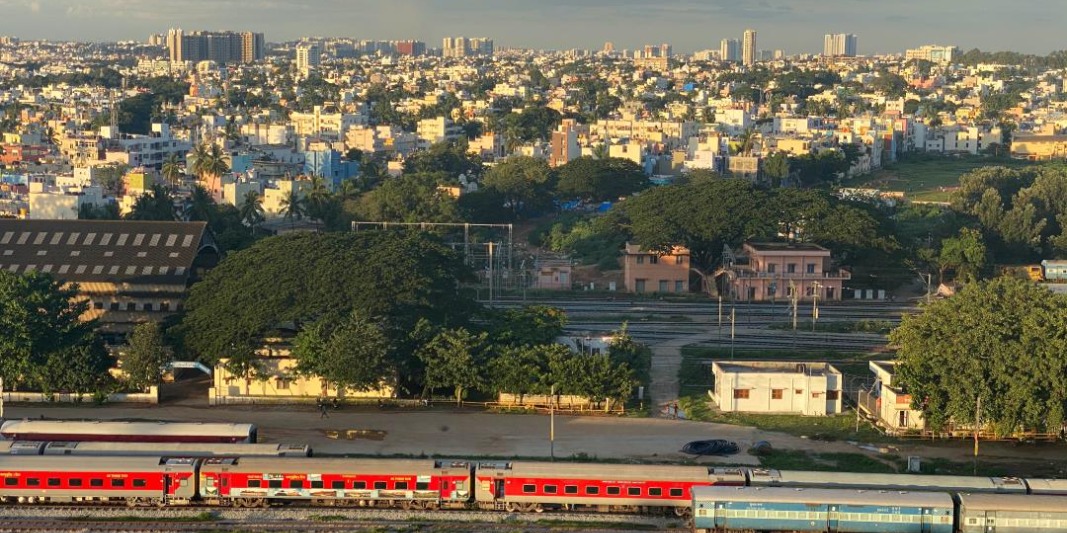 Waiters in Chitalsar Manpada