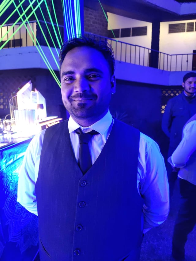 Chef from COOX at bookings. Professional cooks chefs at home