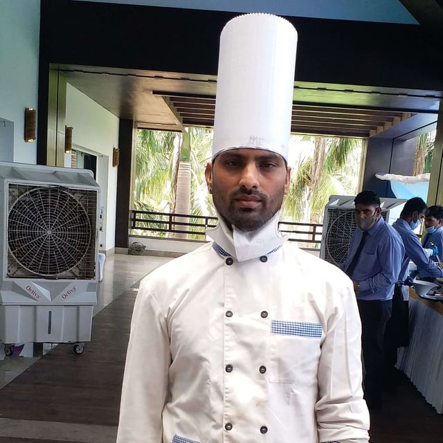 COOX best rated cooks chefs with highest ratings, reviews, feedback. Hire expert trending cooks for small house parties, private parties