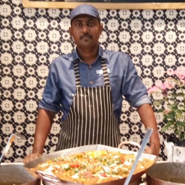 COOX best rated cooks chefs with highest ratings, reviews, feedback. Hire expert trending cooks for small house parties, private parties