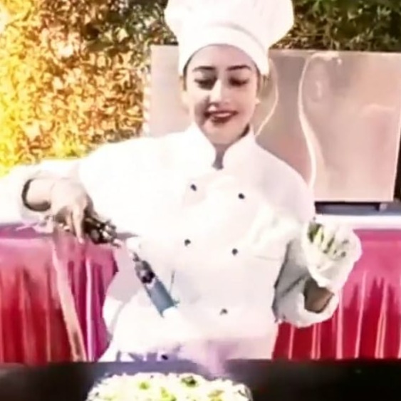 COOX best rated cooks chefs with highest ratings, reviews, feedback. Hire expert trending cooks for small house parties, private parties