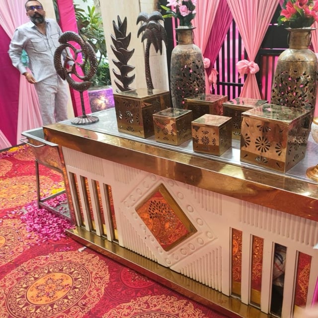 COOX best rated cooks chefs with highest ratings, reviews, feedback. Hire expert trending cooks for small house parties, private parties