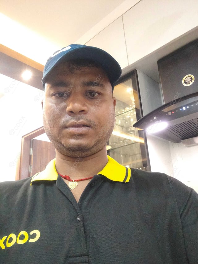 Chef from COOX at bookings. Professional cooks chefs at home