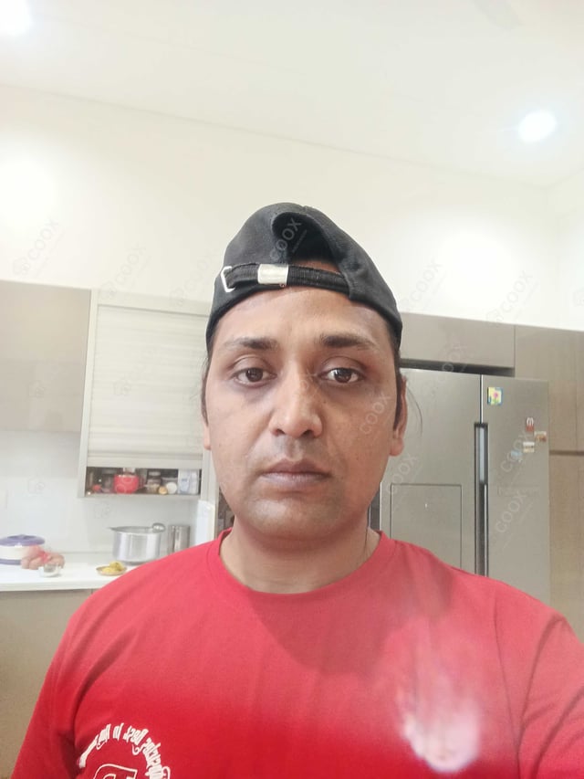 Chef from COOX at bookings. Professional cooks chefs at home