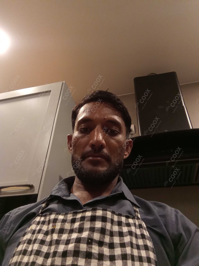 Chef from COOX at bookings. Professional cooks chefs at home