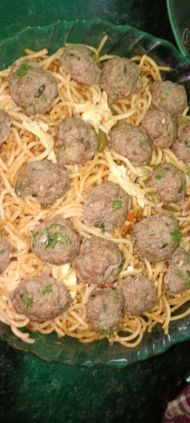 Tasty Spaghetti with Meatballs cooked by COOX chefs cooks during occasions parties events at home