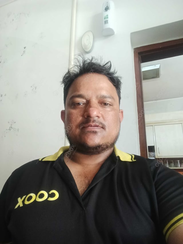 Chef from COOX at bookings. Professional cooks chefs at home