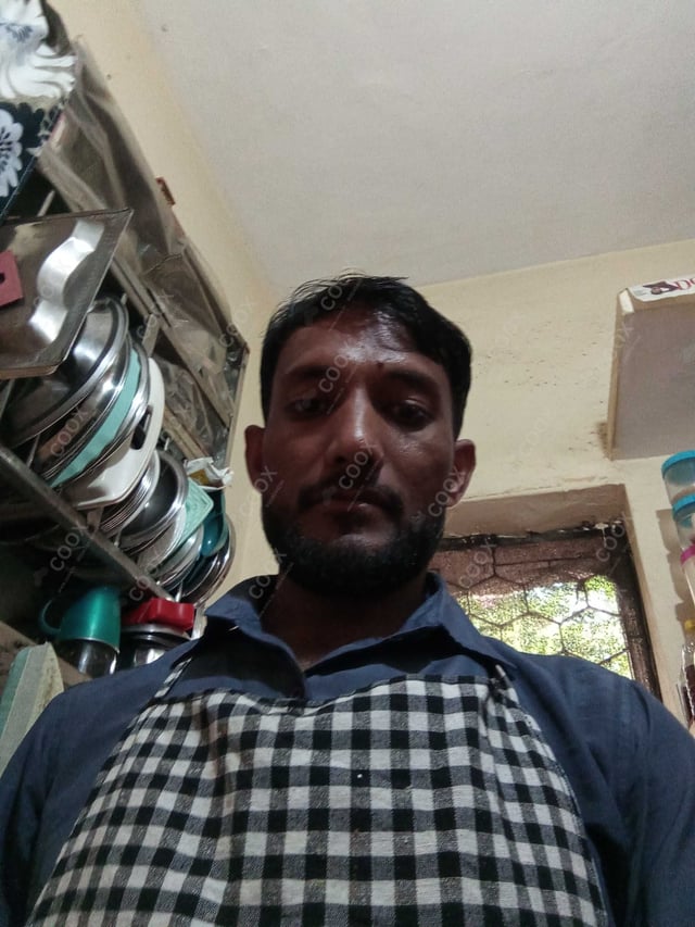 Chef from COOX at bookings. Professional cooks chefs at home