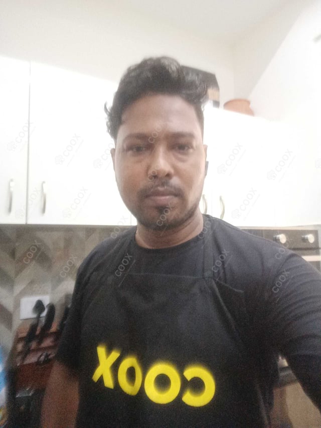 Chef from COOX at bookings. Professional cooks chefs at home