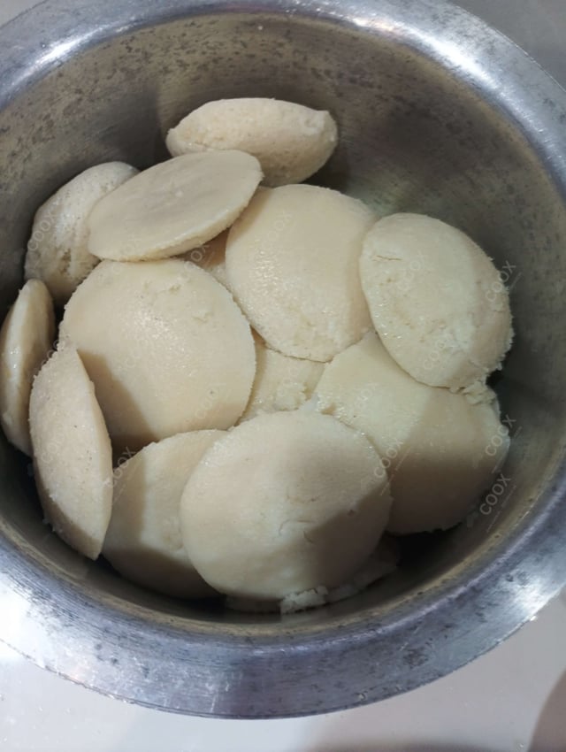 Tasty Plain Idli cooked by COOX chefs cooks during occasions parties events at home