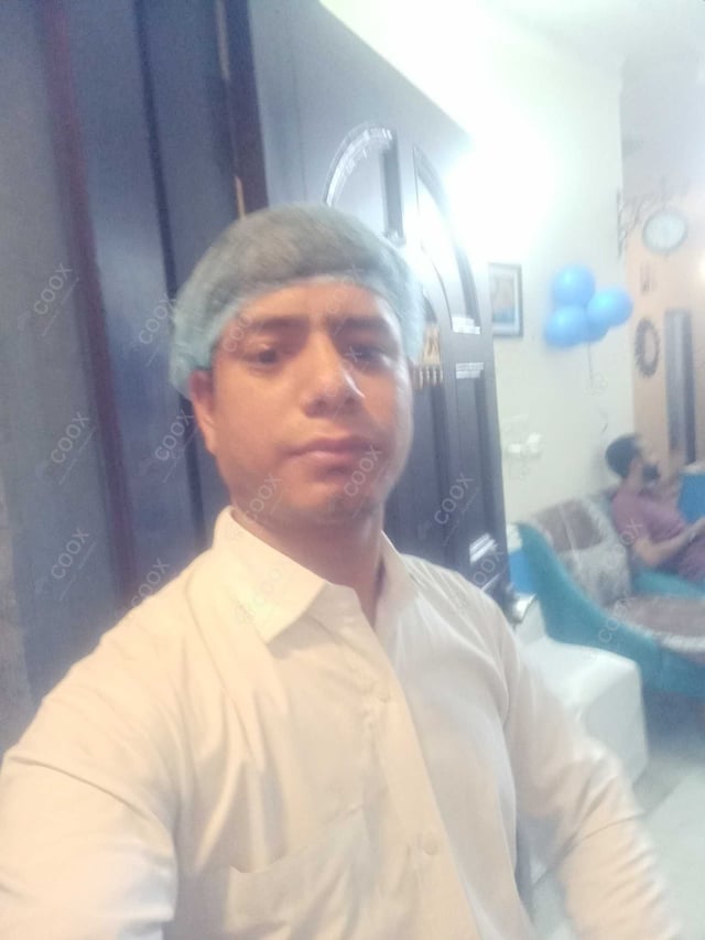 Chef from COOX at bookings. Professional cooks chefs at home