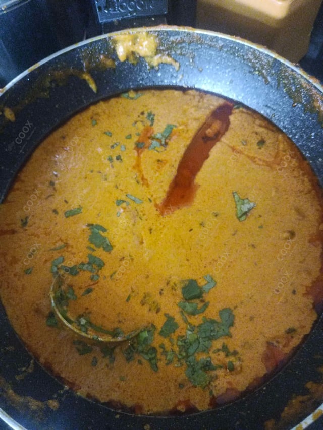 Tasty Kaju Curry cooked by COOX chefs cooks during occasions parties events at home