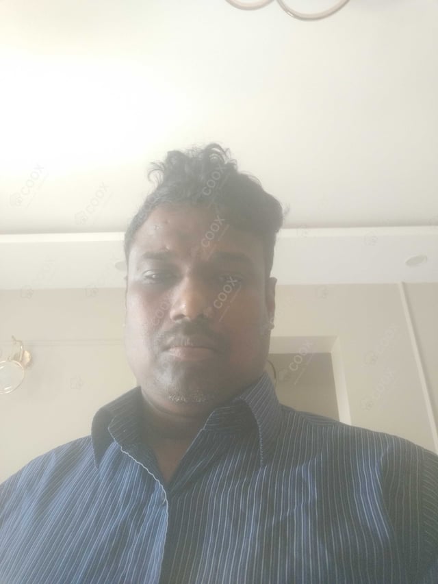 Chef from COOX at bookings. Professional cooks chefs at home