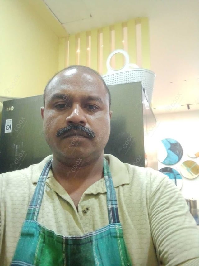 Chef from COOX at bookings. Professional cooks chefs at home