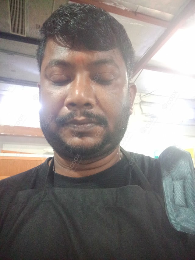 Chef from COOX at bookings. Professional cooks chefs at home