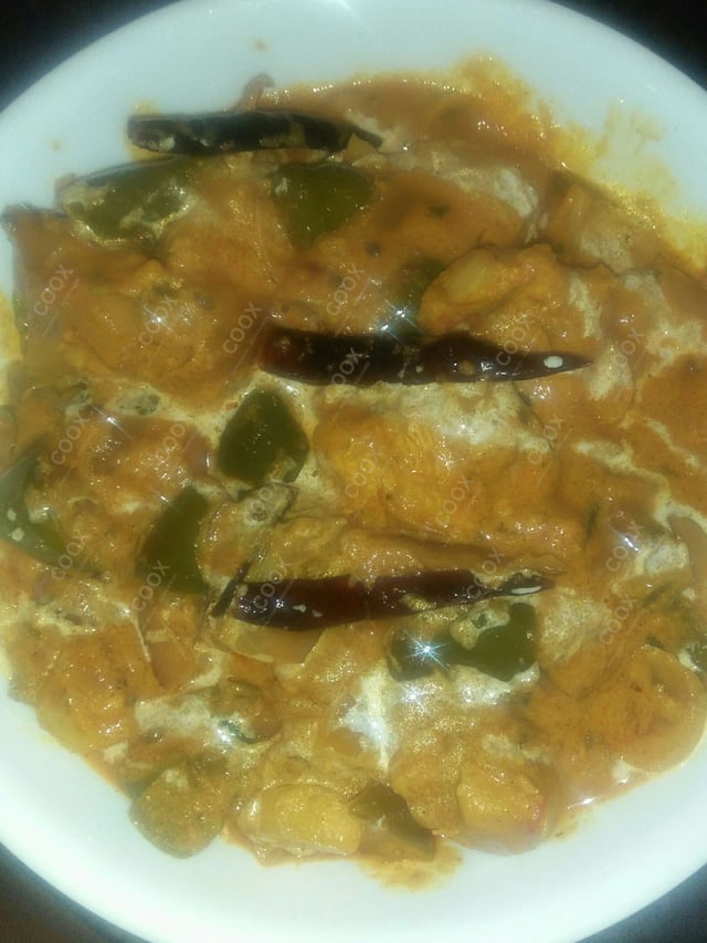 Tasty Kadhai Chicken cooked by COOX chefs cooks during occasions parties events at home