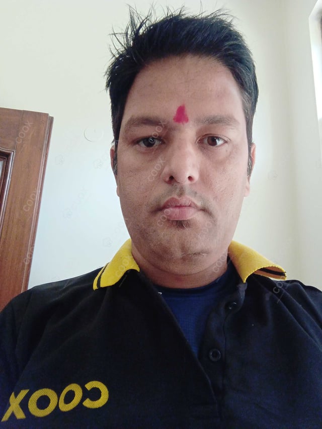 Chef from COOX at bookings. Professional cooks chefs at home