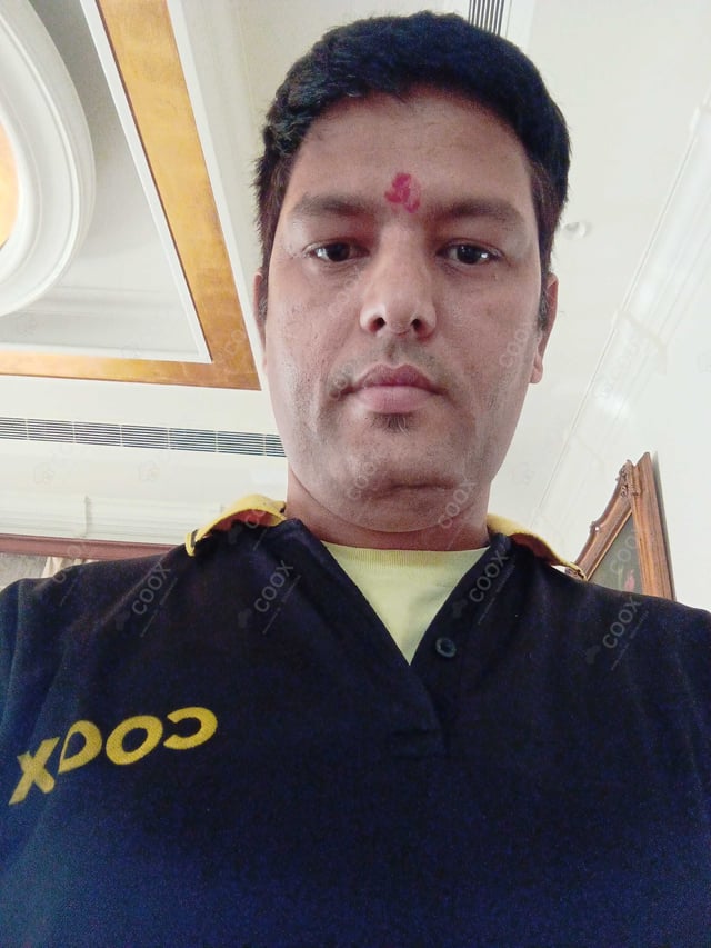 Chef from COOX at bookings. Professional cooks chefs at home