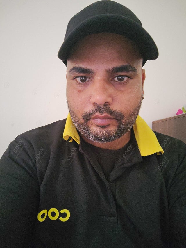 Chef from COOX at bookings. Professional cooks chefs at home