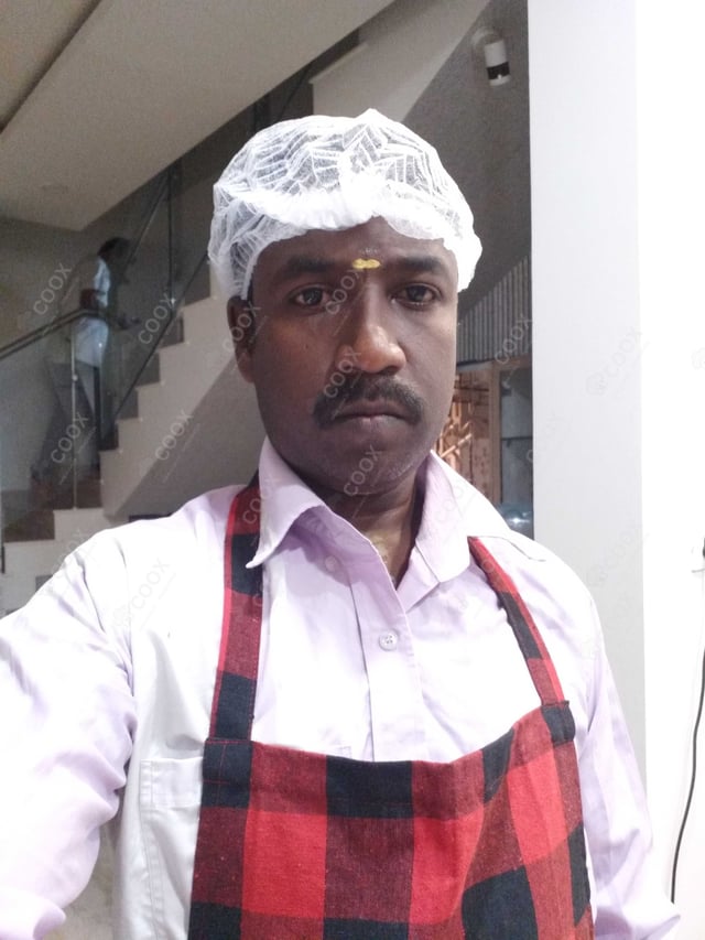 Chef from COOX at bookings. Professional cooks chefs at home