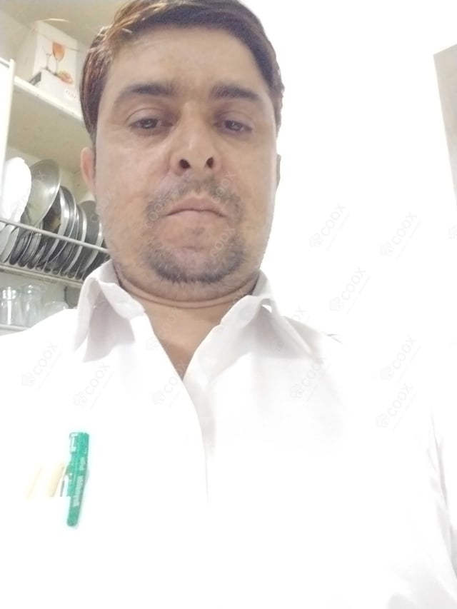 Chef from COOX at bookings. Professional cooks chefs at home