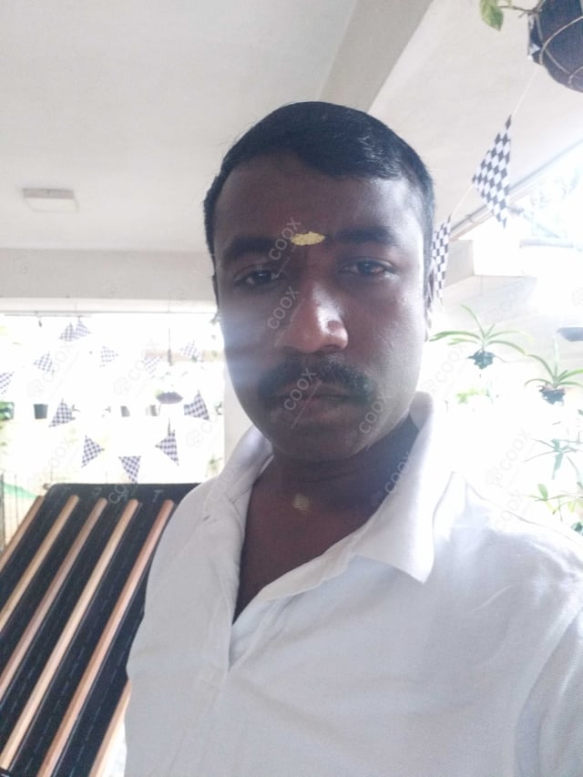 Chef from COOX at bookings. Professional cooks chefs at home