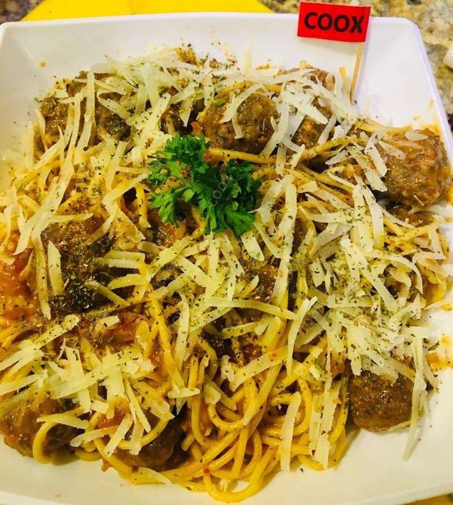 Tasty Spaghetti with Meatballs cooked by COOX chefs cooks during occasions parties events at home