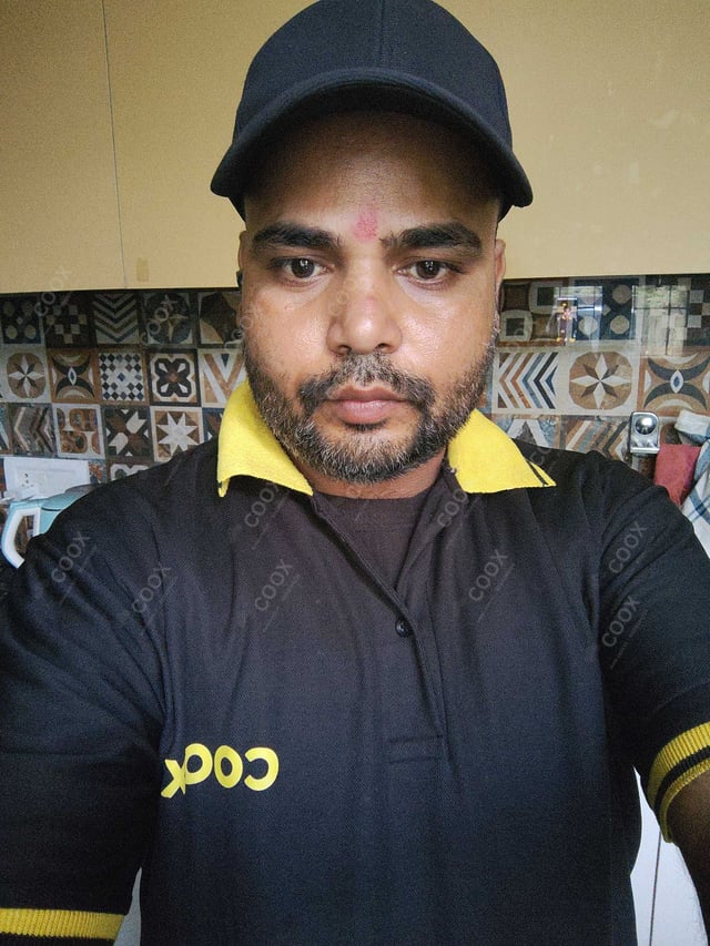 Chef from COOX at bookings. Professional cooks chefs at home