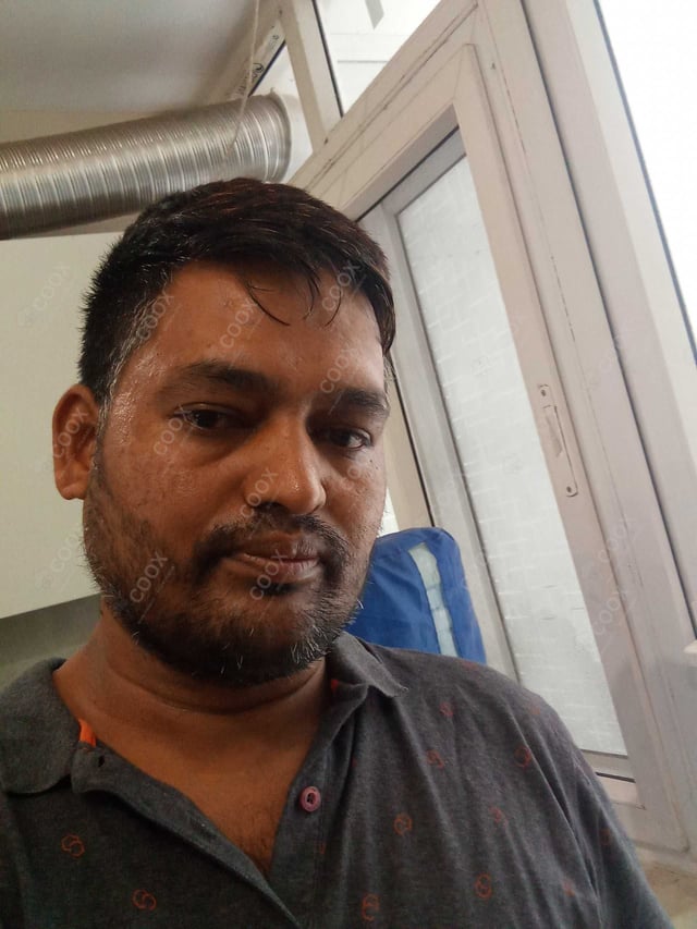 Chef from COOX at bookings. Professional cooks chefs at home