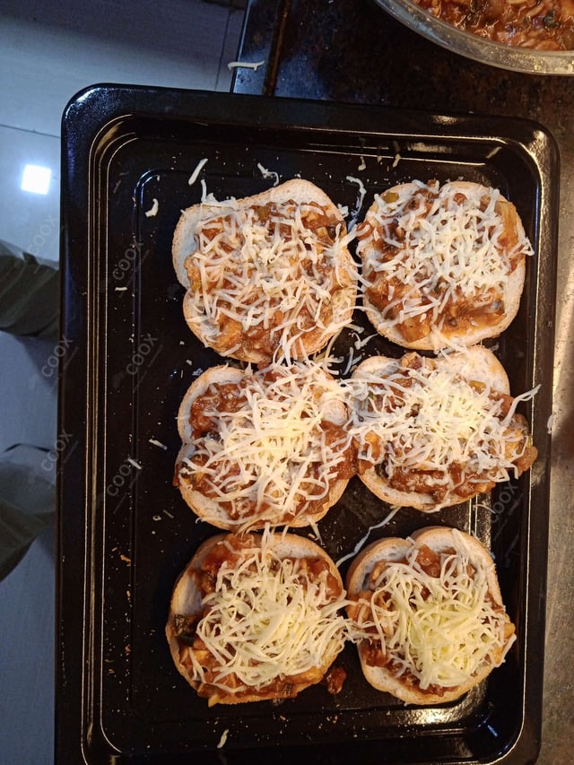 Delicious Chicken Bruschetta prepared by COOX