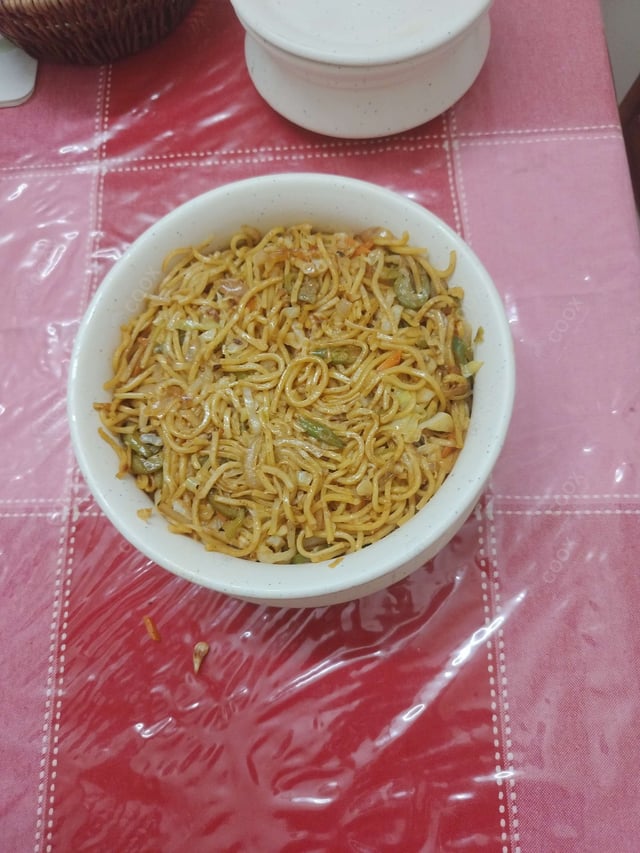Delicious Veg Hakka Noodles prepared by COOX
