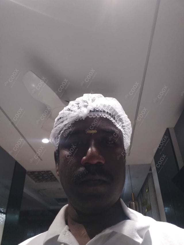 Chef from COOX at bookings. Professional cooks chefs at home