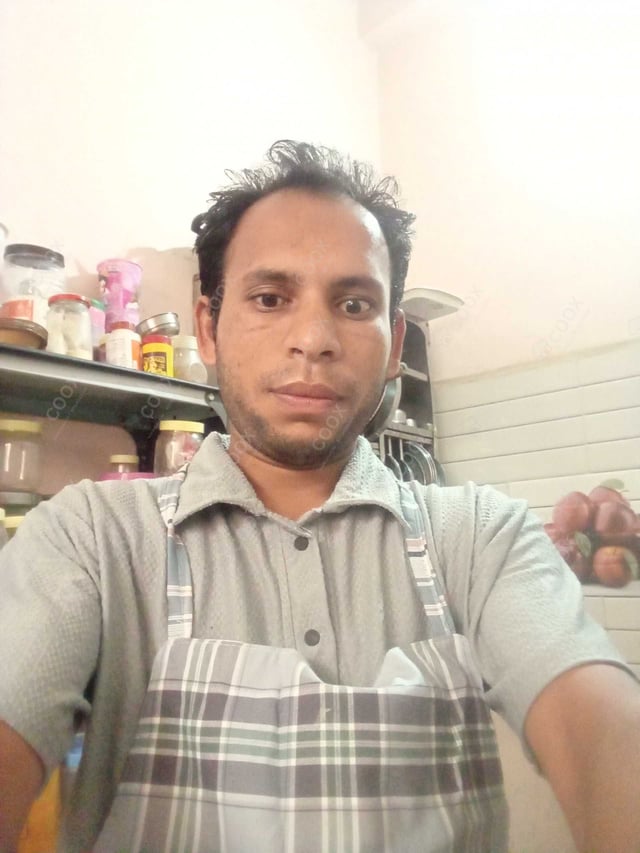 Chef from COOX at bookings. Professional cooks chefs at home