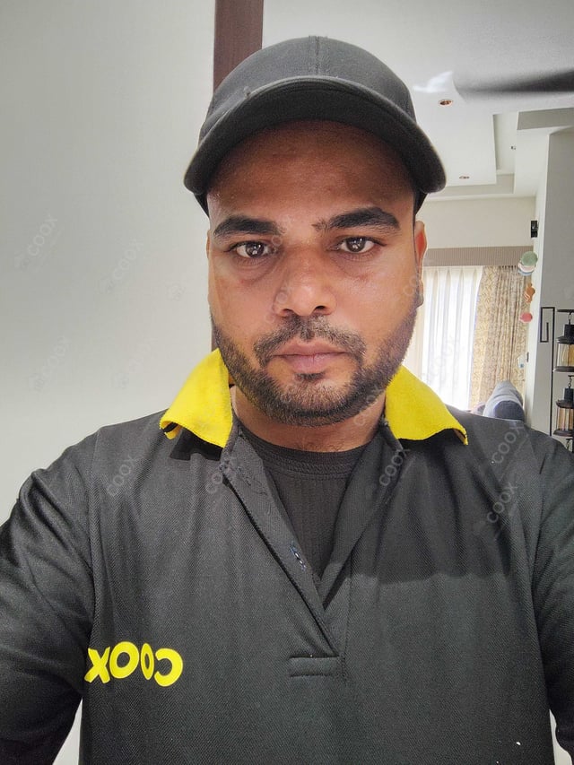 Chef from COOX at bookings. Professional cooks chefs at home