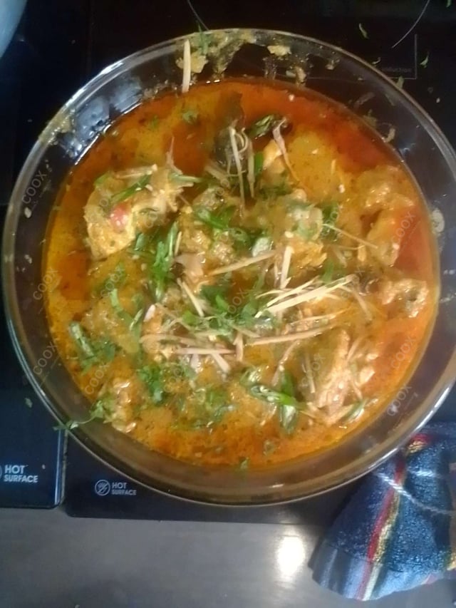 Tasty Chicken Curry cooked by COOX chefs cooks during occasions parties events at home