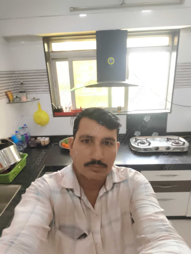 Chef from COOX at bookings. Professional cooks chefs at home