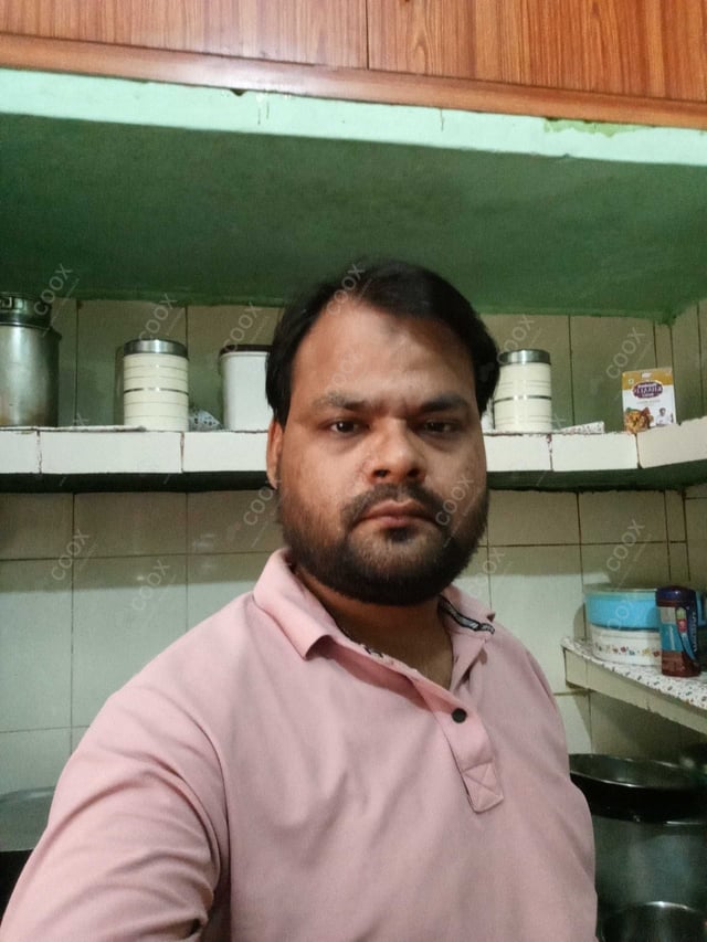 Chef from COOX at bookings. Professional cooks chefs at home