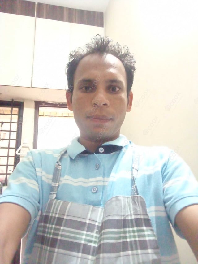 Chef from COOX at bookings. Professional cooks chefs at home