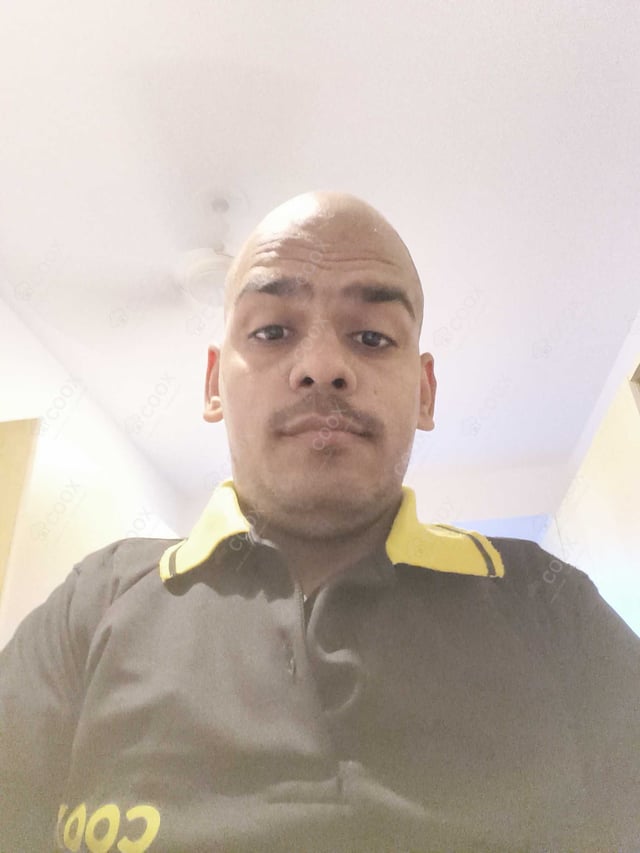 Chef from COOX at bookings. Professional cooks chefs at home