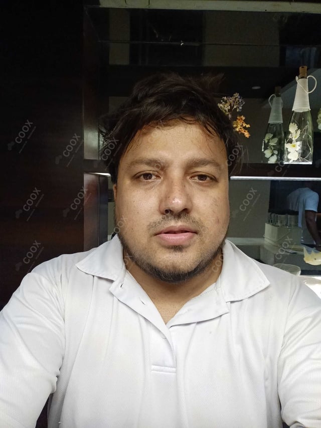 Chef from COOX at bookings. Professional cooks chefs at home