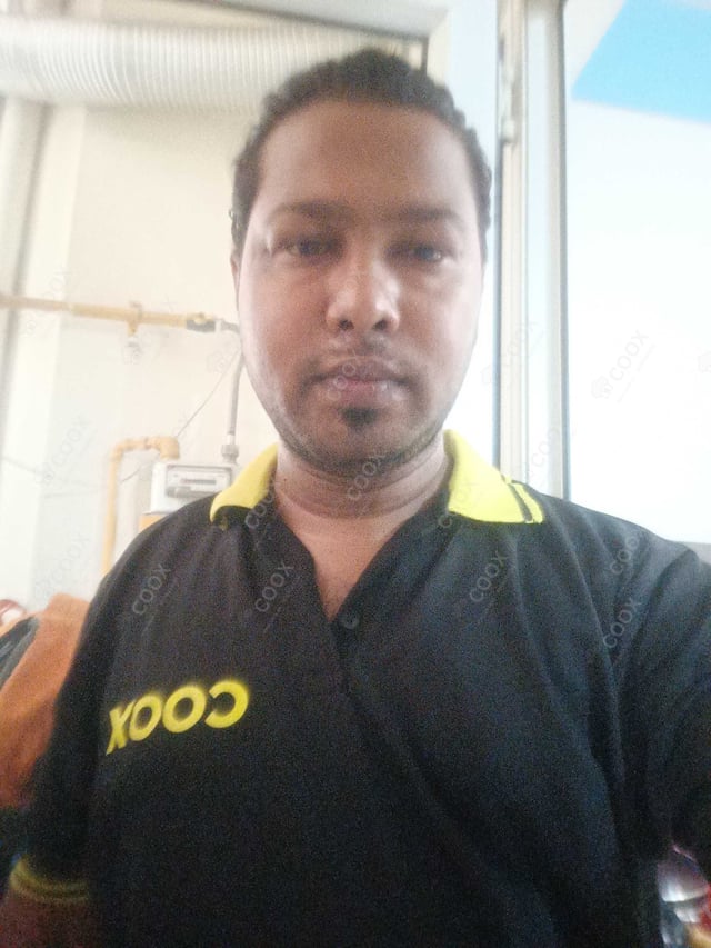 Chef from COOX at bookings. Professional cooks chefs at home