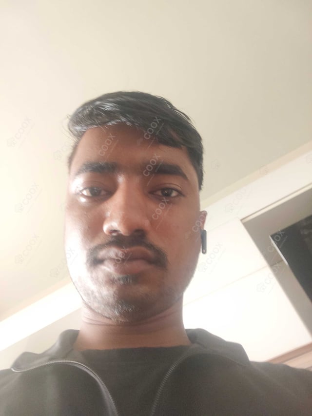 Chef from COOX at bookings. Professional cooks chefs at home